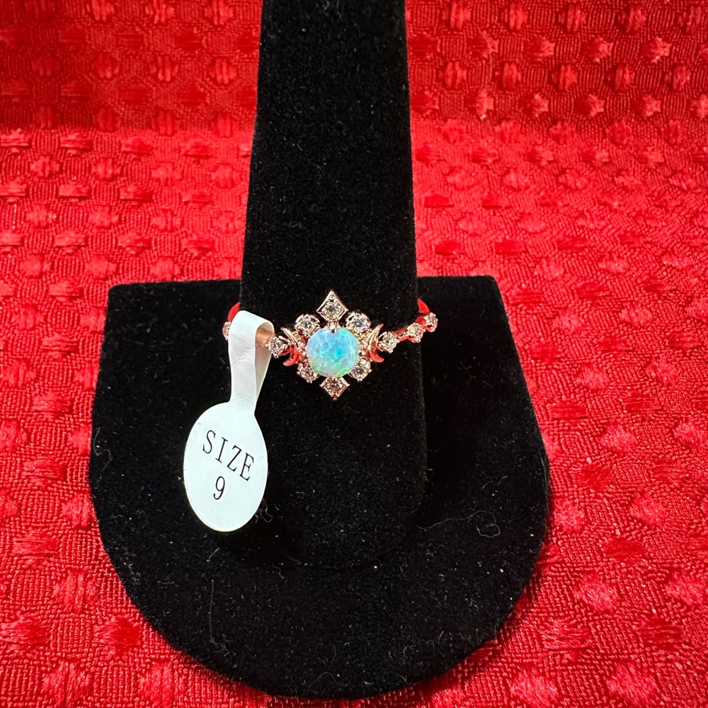 Costume Jewelry Ring Size 9.